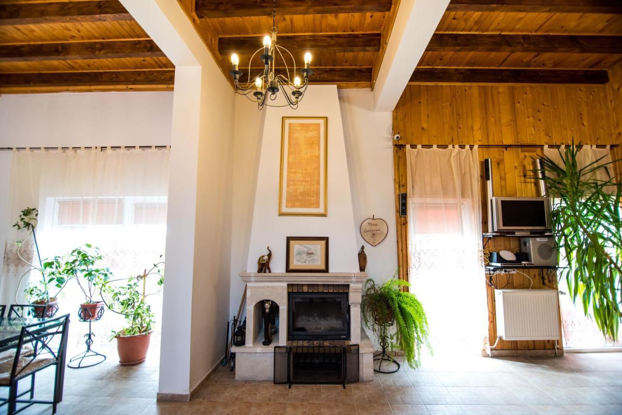 Casa Domneasca Vila Baia de Fier Exterior foto